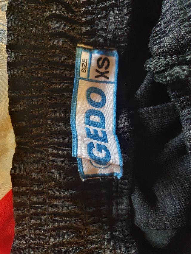 Pantalón con acolchado lateral Gedo