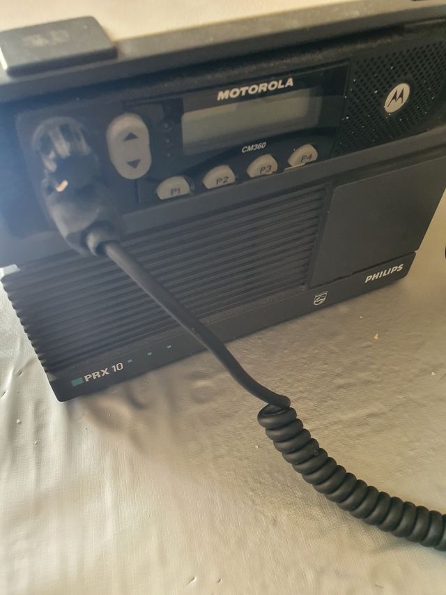 Radio Motorola VHF + fonte de alimentação