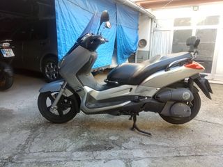 Yamaha x-max 250