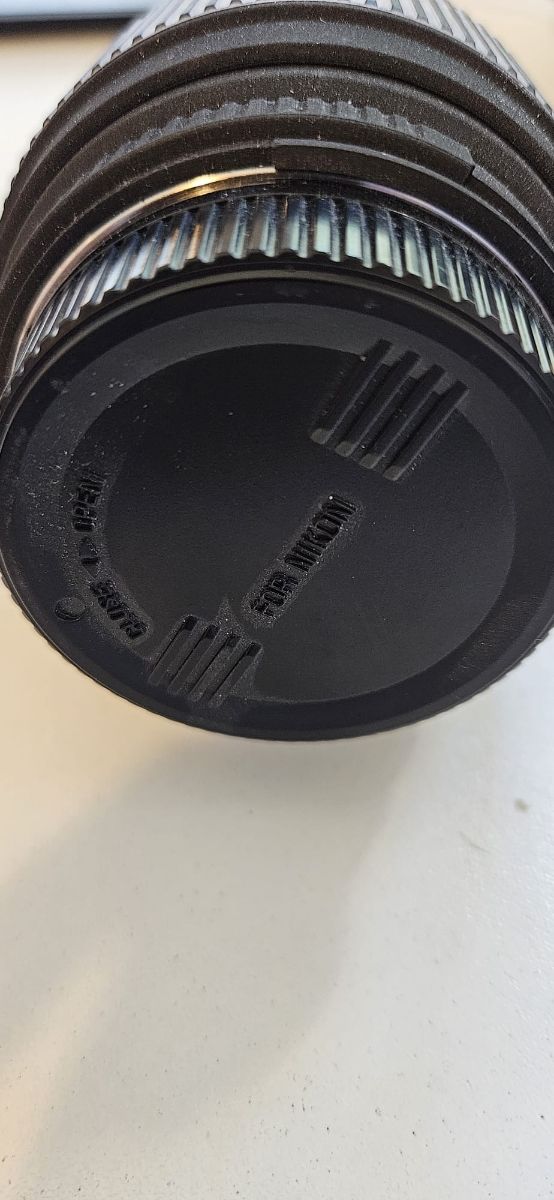 Teleobjetivo Sigma 70-300mm F4-5.6 A