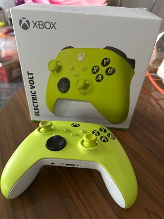 Mando Xbox series X Electric Volt