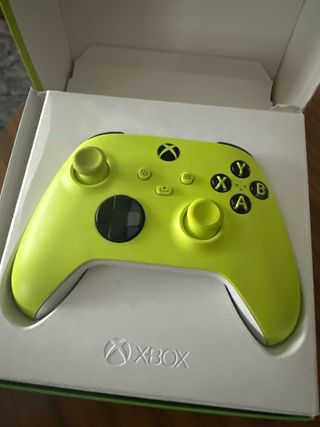 Mando Xbox series X Electric Volt