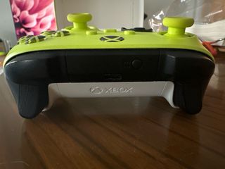 Mando Xbox series X Electric Volt