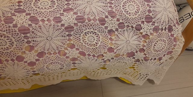 Copriletto singolo all'uncinetto della nonna