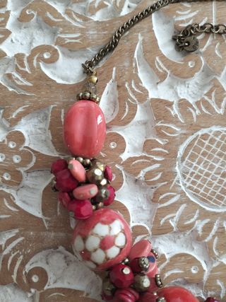 Collar gargantilla color coral 
