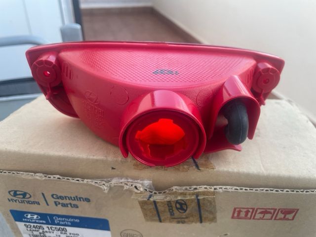 Piloto antiniebla trasero hyundai Getz 2007 nuevo.