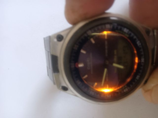 Reloj Casio digital y analógico