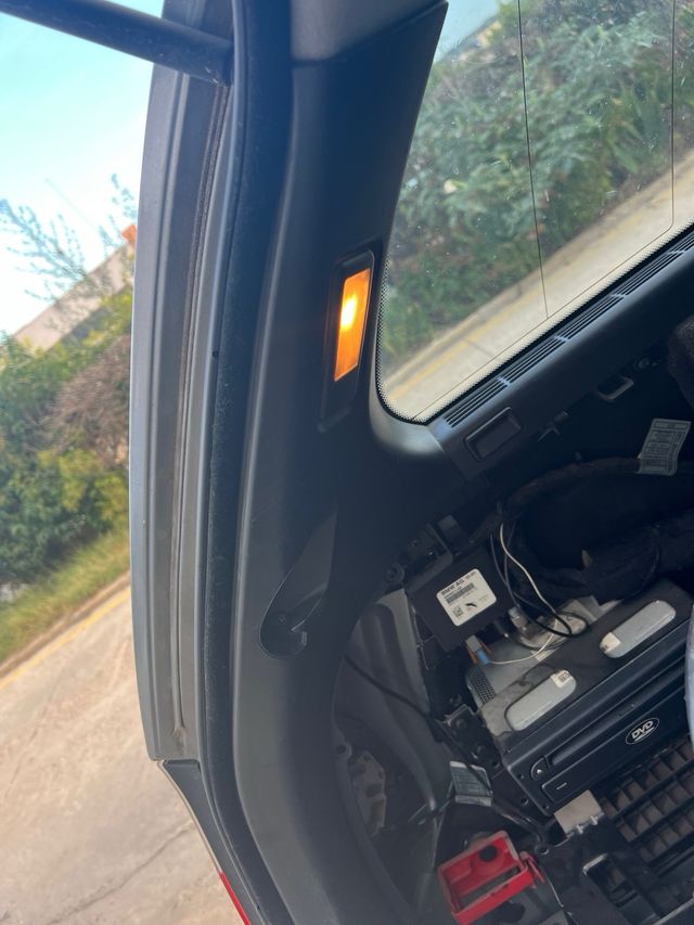 Paneles laterales maletero  BMW E46 no negociable