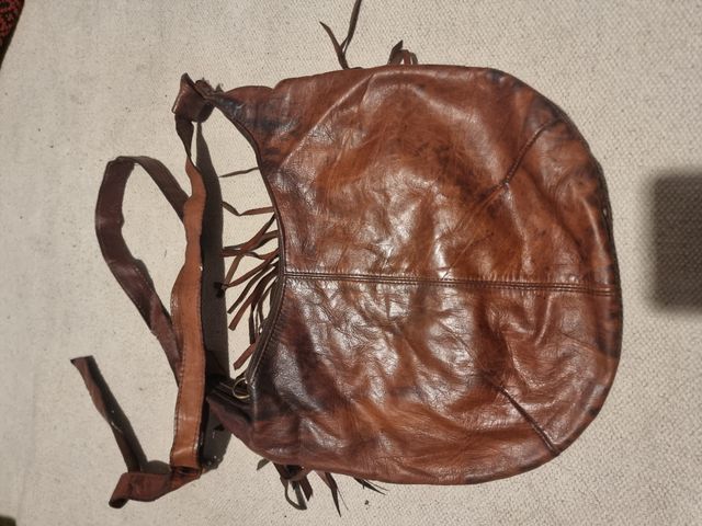 Bolso cuero marrón con flecos 