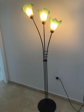 Lámpara de pie en metal con 3 brazos