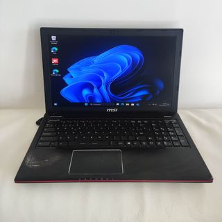 MSI i7 GTX 860 M con defectos
