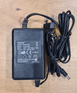 RADIO DESPERTADOR IHOME IH8