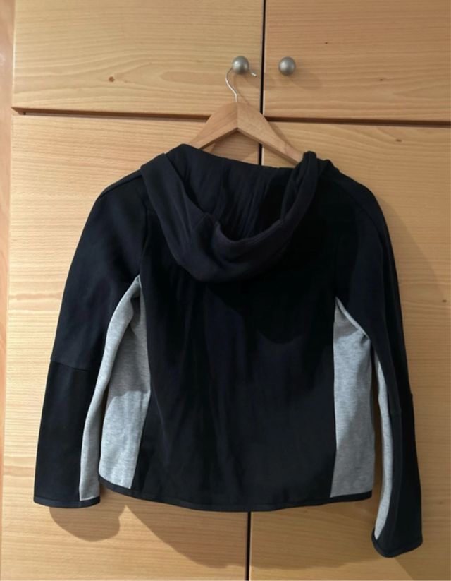 Chaqueta cremallera Nike tech como nueva