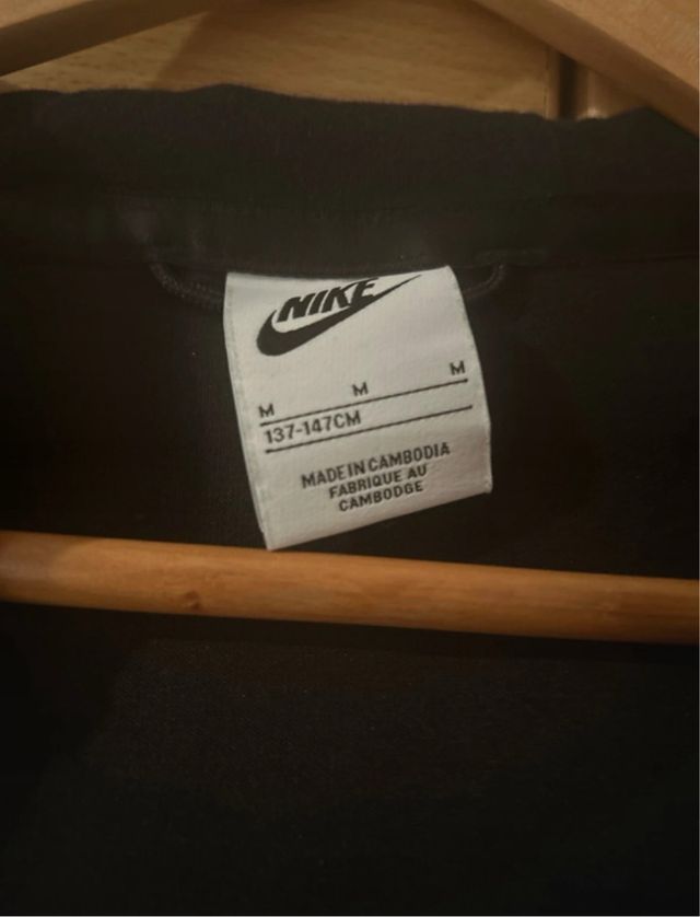 Chaqueta cremallera Nike tech como nueva