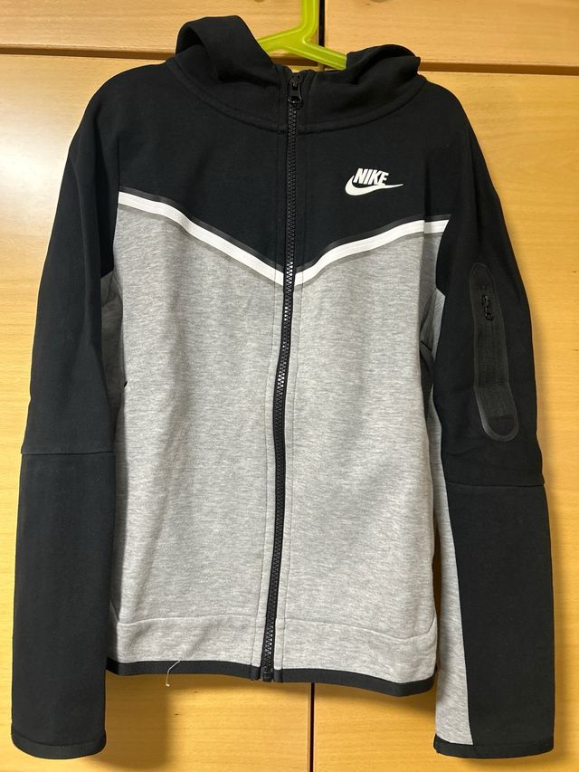 Chaqueta cremallera Nike tech como nueva