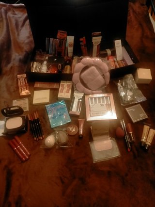 Kit de 50 Productos para Maquillaje.