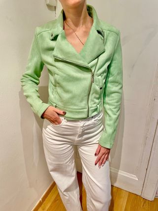 Cazadora de color menta