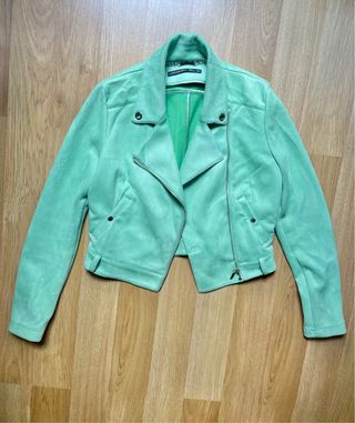 Cazadora de color menta