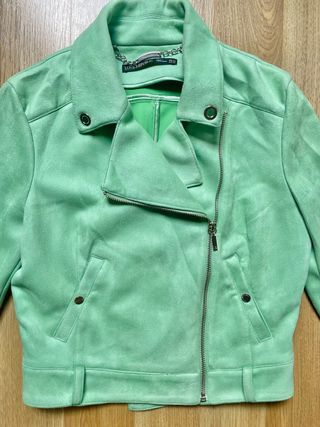 Cazadora de color menta