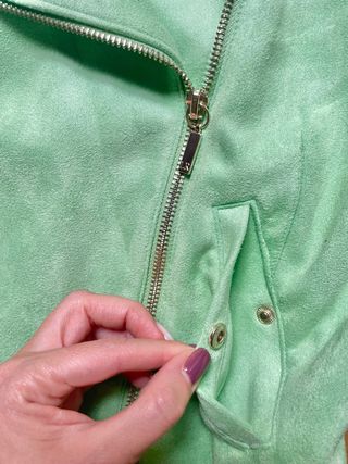 Cazadora de color menta