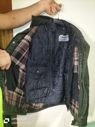 Chaqueta y pantalones de moto