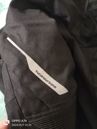 Chaqueta y pantalones de moto