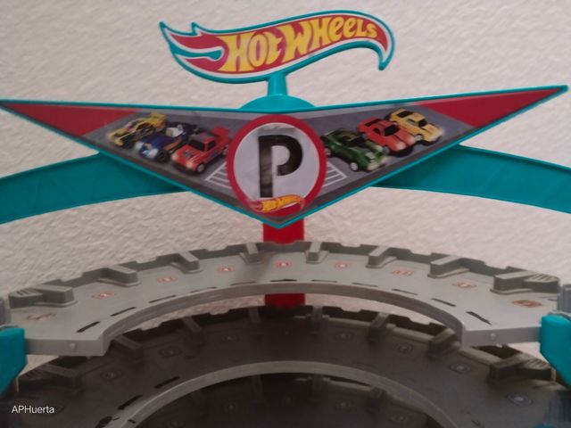 Hotwheels parking y más piezas