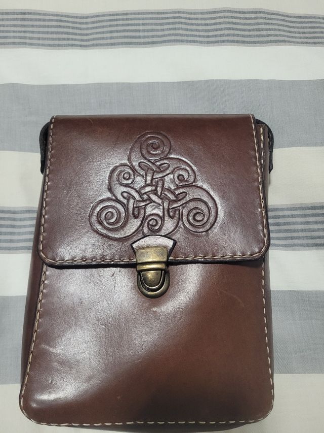 Bolso artesano de piel
