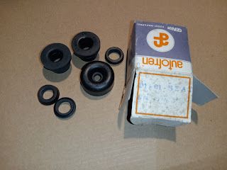 PIEZAS Y RECAMBIOS VARIOS DE CLASICOS SEAT (6)