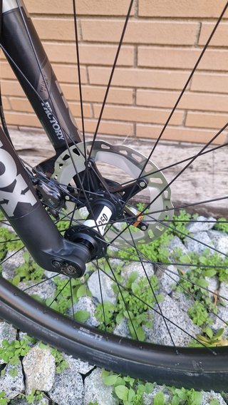 Bicicleta Oiz M-pro 2023 talla M. Carbon raw.