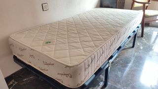 Cama completa con colchón, calidad en buen estado