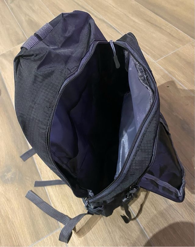 Zaino con scomparti multipli