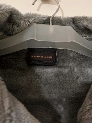 Chaquetón gris antelina. Adolfo Dominguez. Talla 3