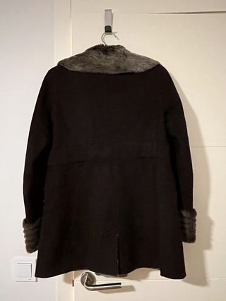 Chaquetón marrón antelina. Adolfo Dominguez.