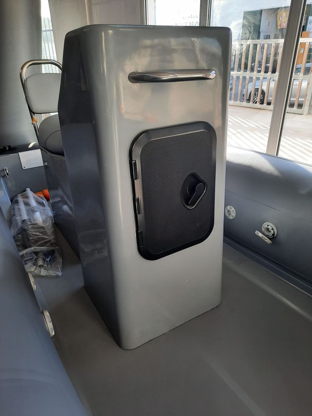 Consola más asiento para barco