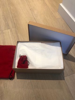 Christian Louboutin zapatos negros charol tacon