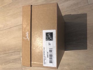 Christian Louboutin zapatos negros charol tacon