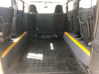 Land Rover Defender 2003