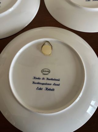 Piatti da appendere blu