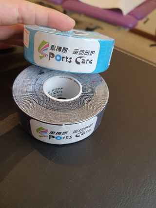 Kinesio Tape azzurro e nero