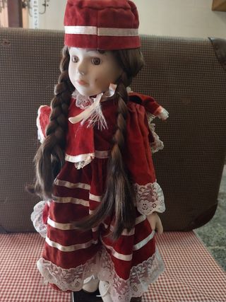 MUÑECA PORCELANA