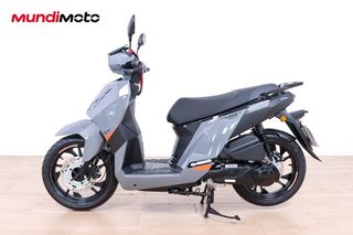 RENTING PEUGEOT TWEET 125 GT ABS