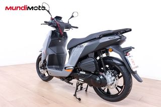 RENTING PEUGEOT TWEET 125 GT ABS