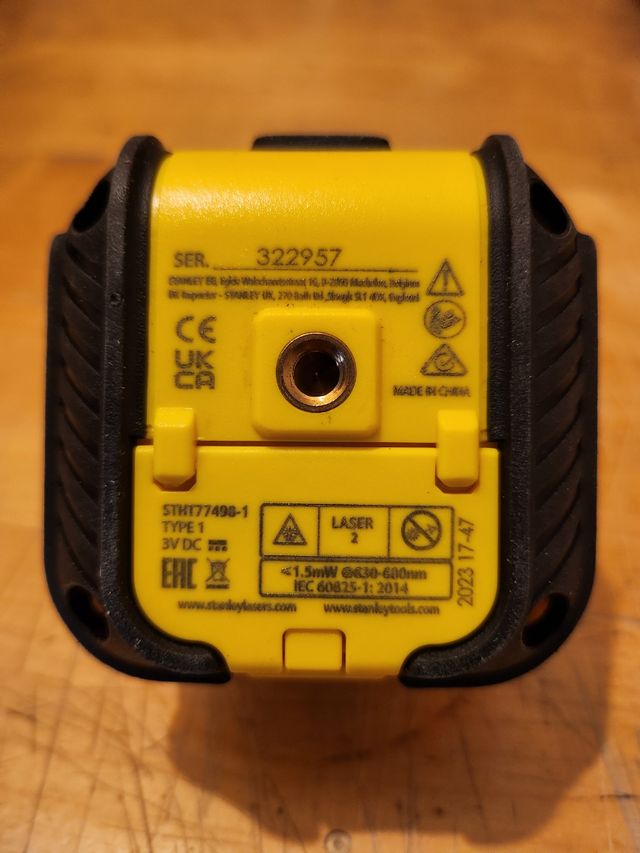 Nivel láser Stanley cubix