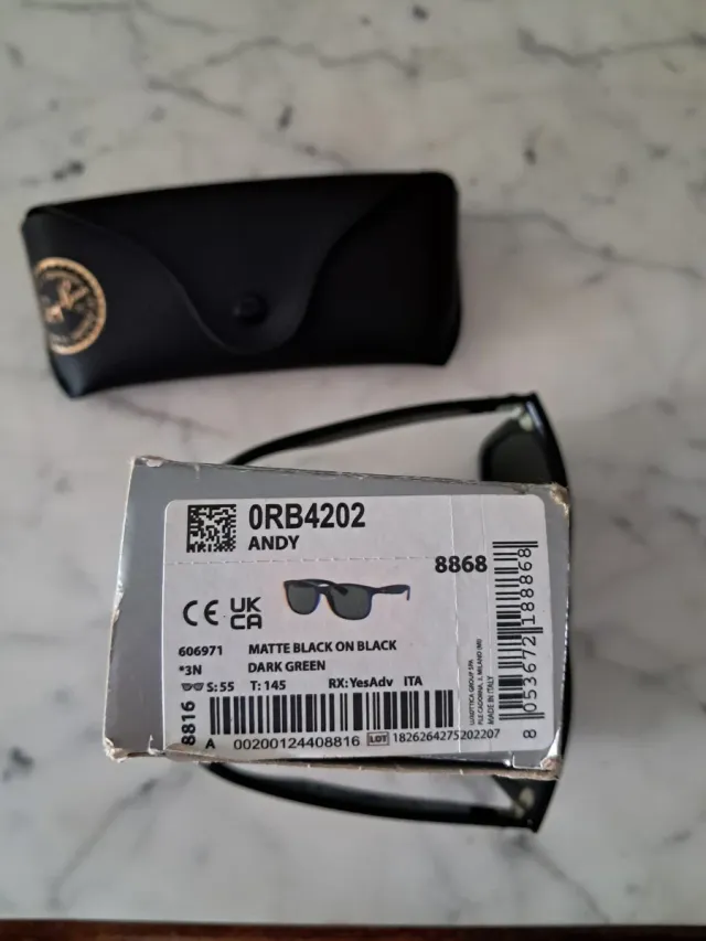 Gafas de sol RayBan nuevas Wayfarer