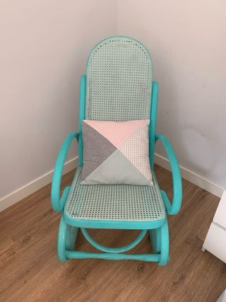 Mecedora vintage pintada a la tiza
