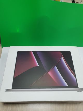 MacBook Pro 16"