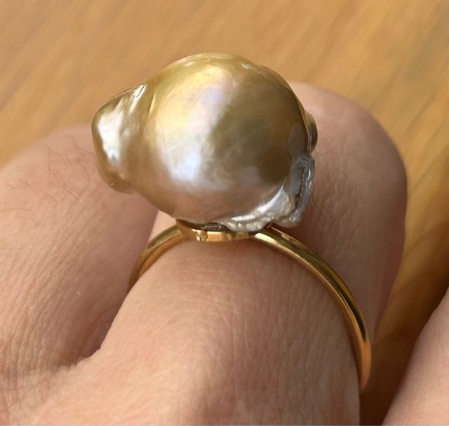 Anillo acero y perla bicolor barroca