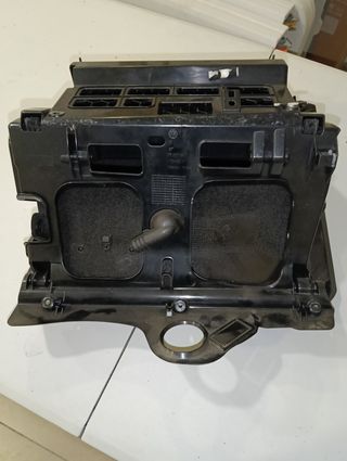 Guantera Volkswagen Passat b6