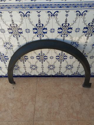 Moldura aleta delantera Peugeot 2008